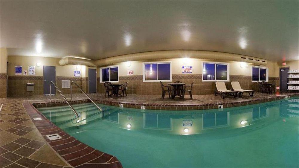 Holiday Inn Express Devils Lake By Ihg Экстерьер фото