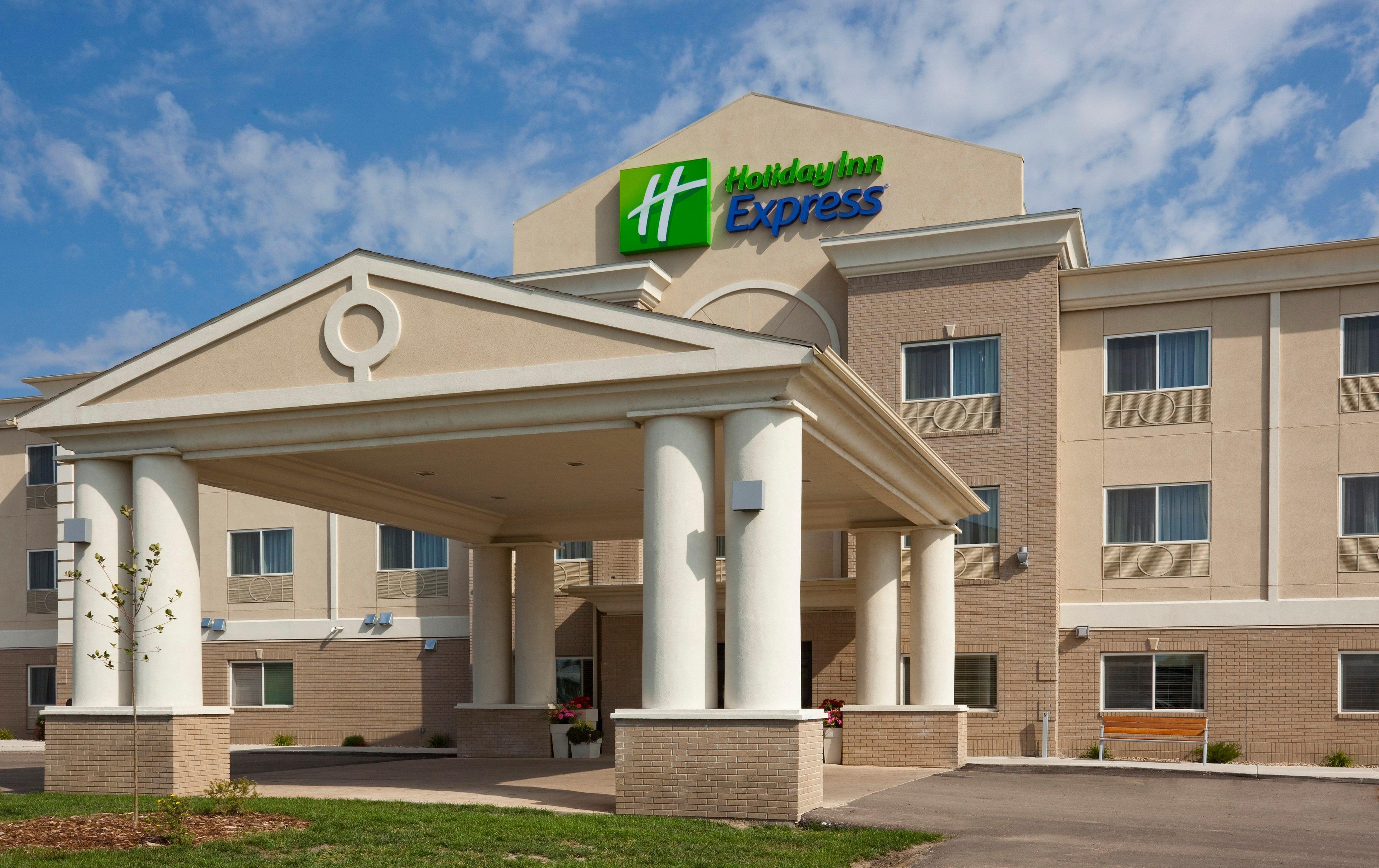 Holiday Inn Express Devils Lake By Ihg Экстерьер фото