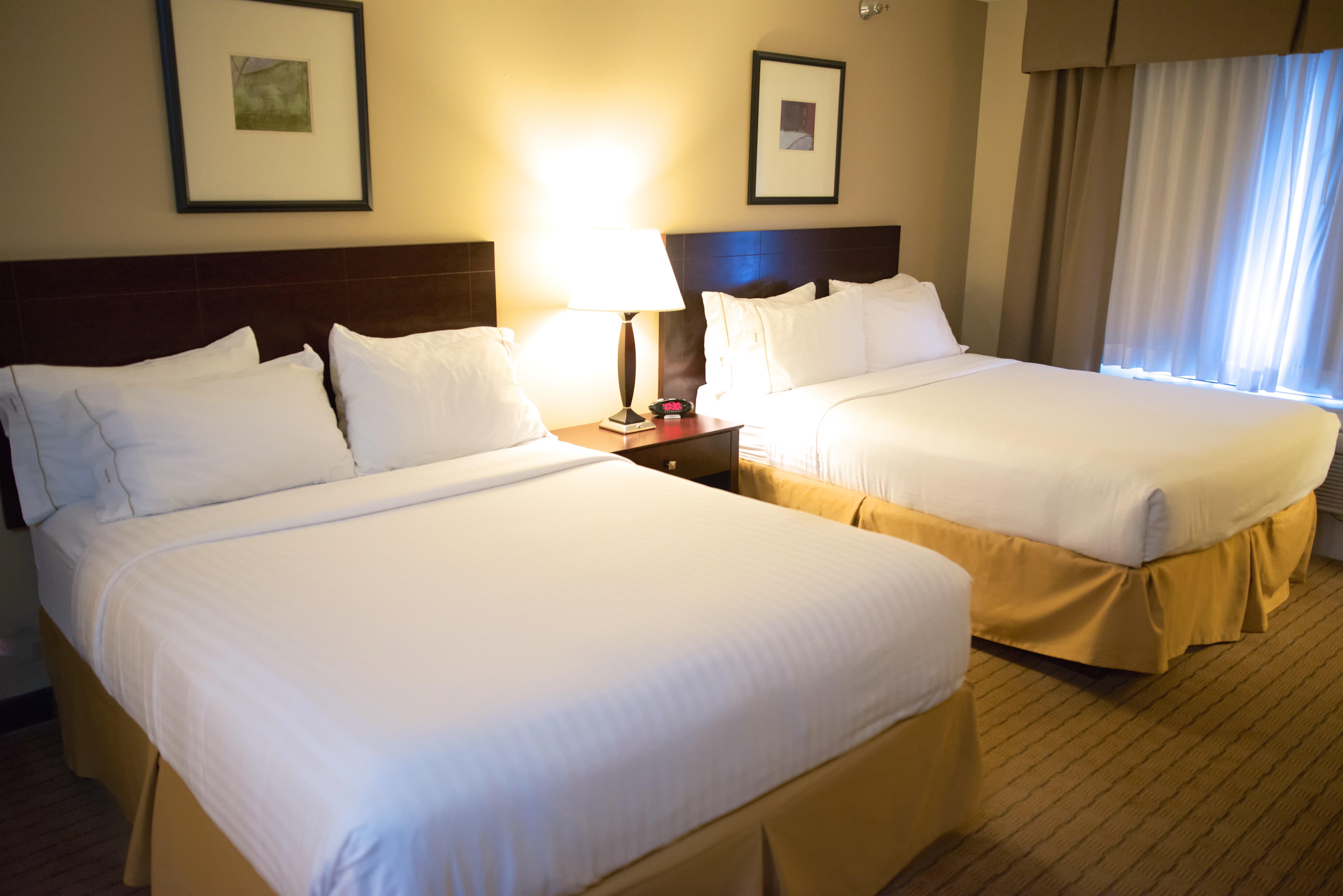 Holiday Inn Express Devils Lake By Ihg Экстерьер фото