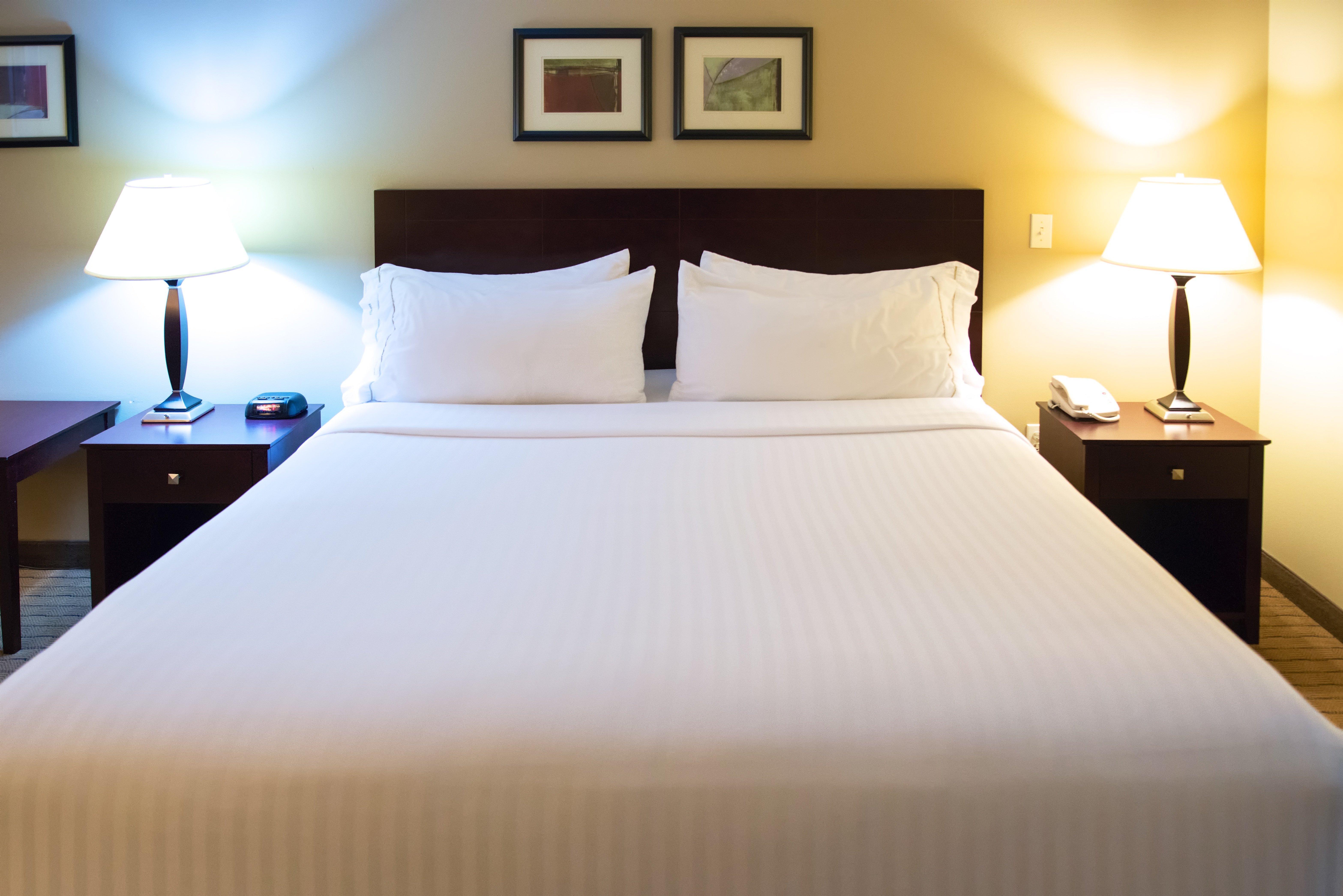 Holiday Inn Express Devils Lake By Ihg Экстерьер фото