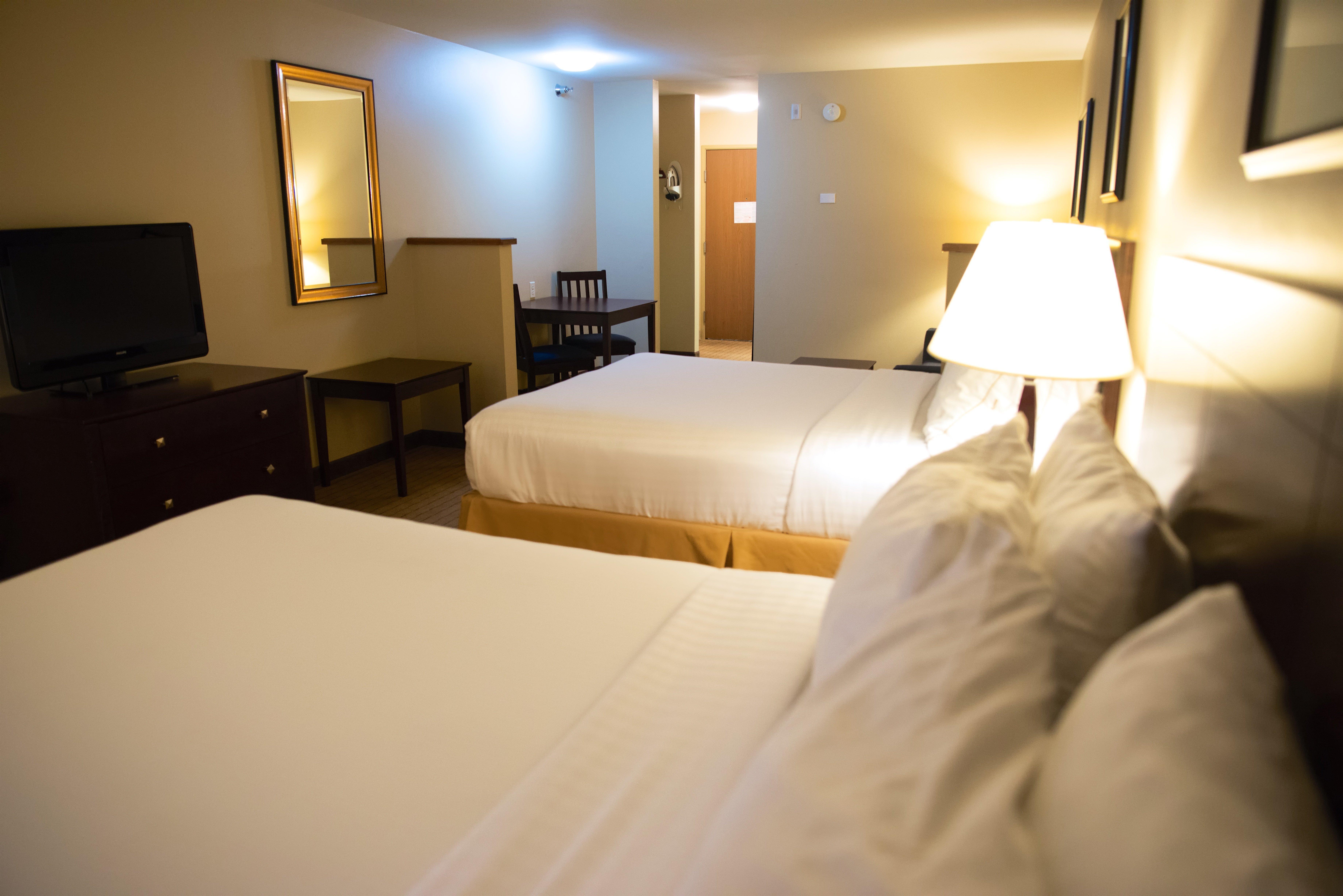 Holiday Inn Express Devils Lake By Ihg Экстерьер фото