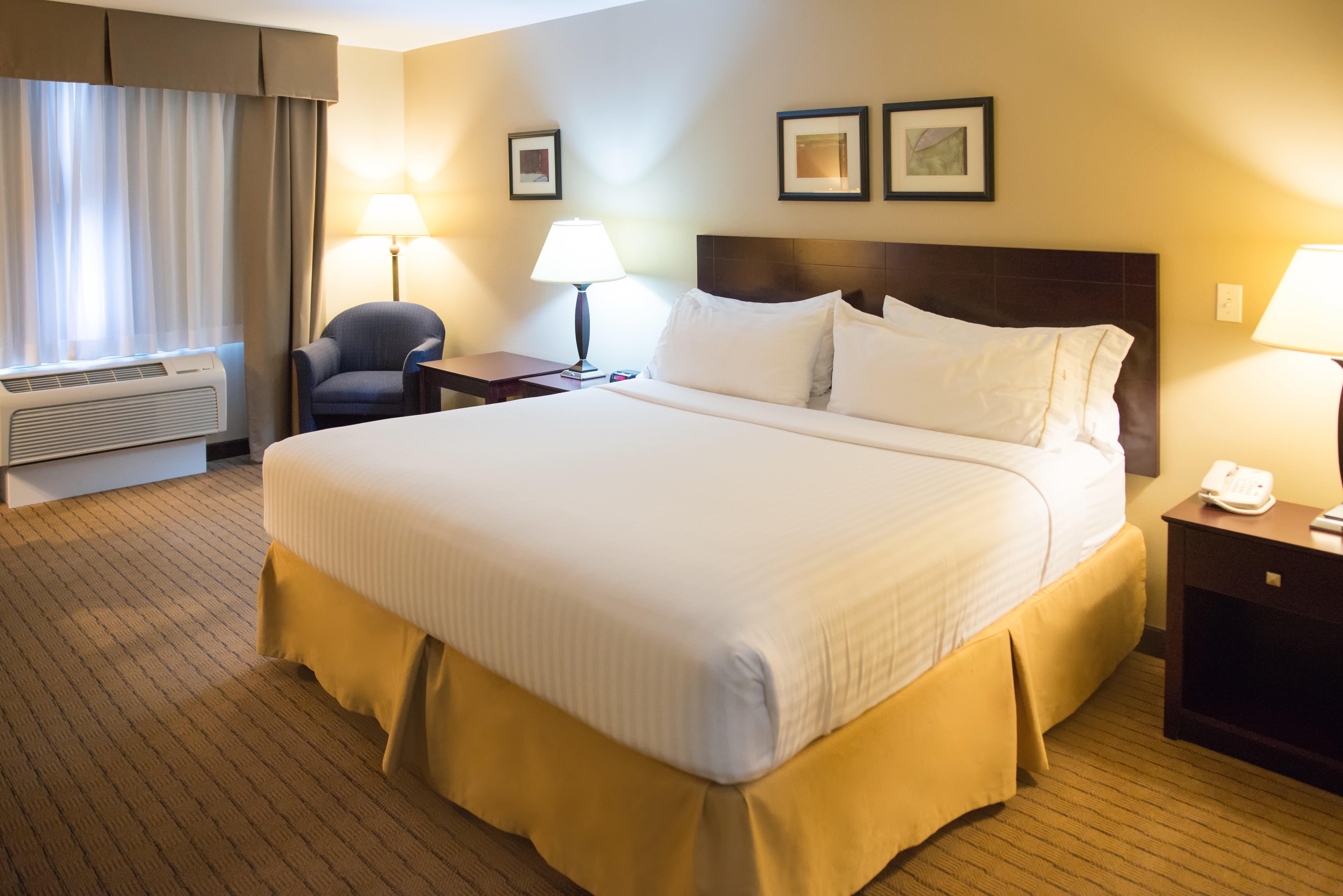 Holiday Inn Express Devils Lake By Ihg Экстерьер фото