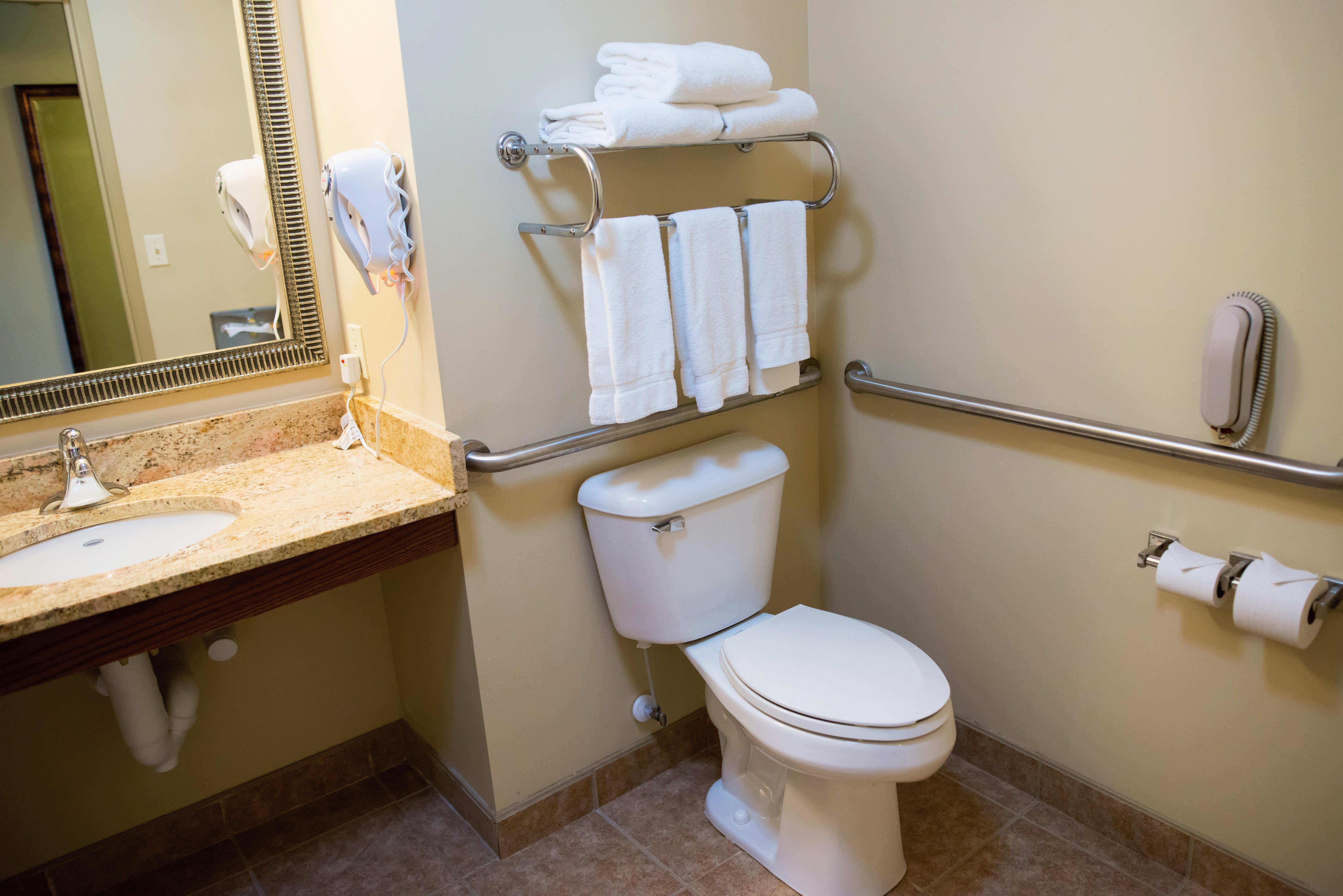 Holiday Inn Express Devils Lake By Ihg Экстерьер фото