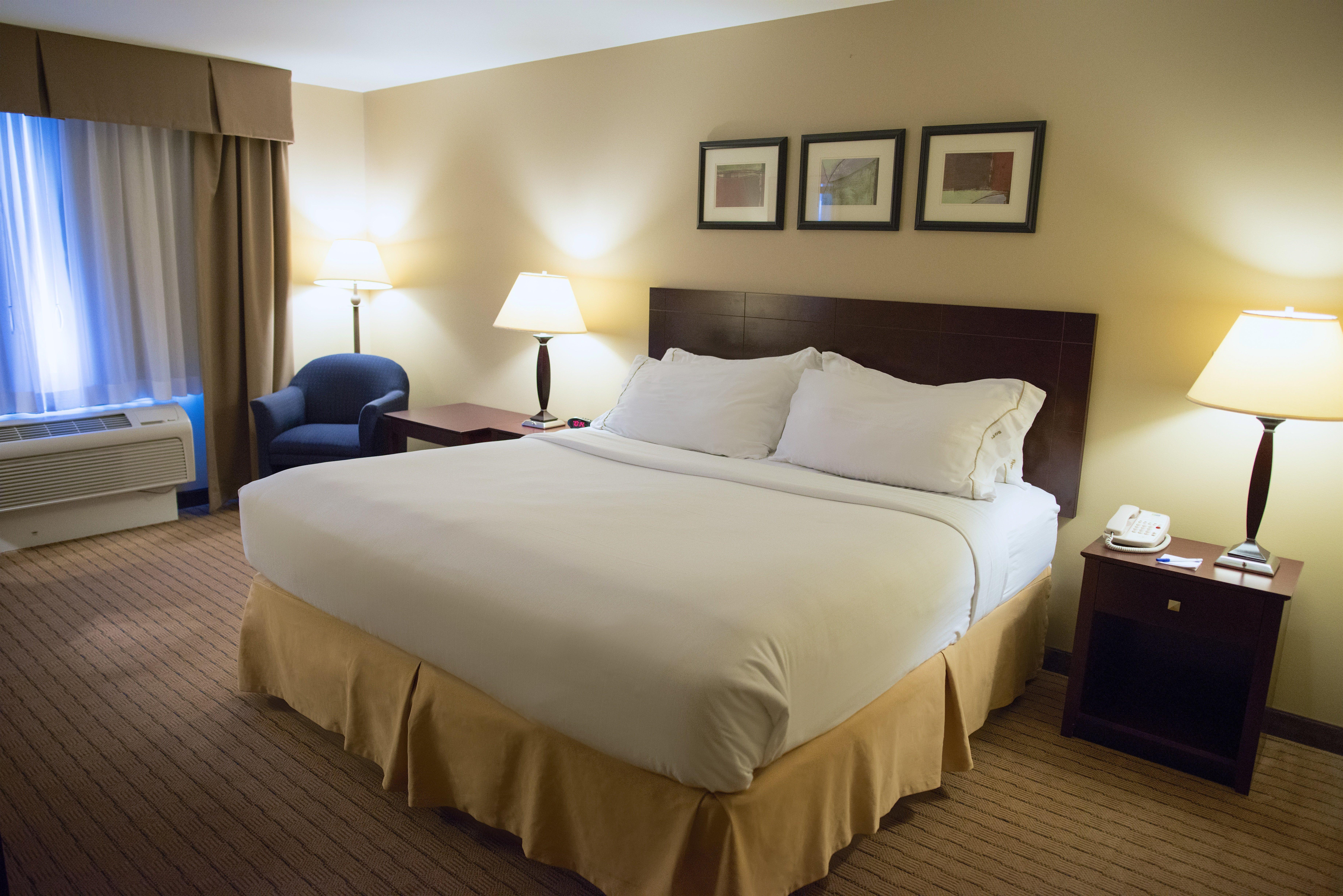 Holiday Inn Express Devils Lake By Ihg Экстерьер фото