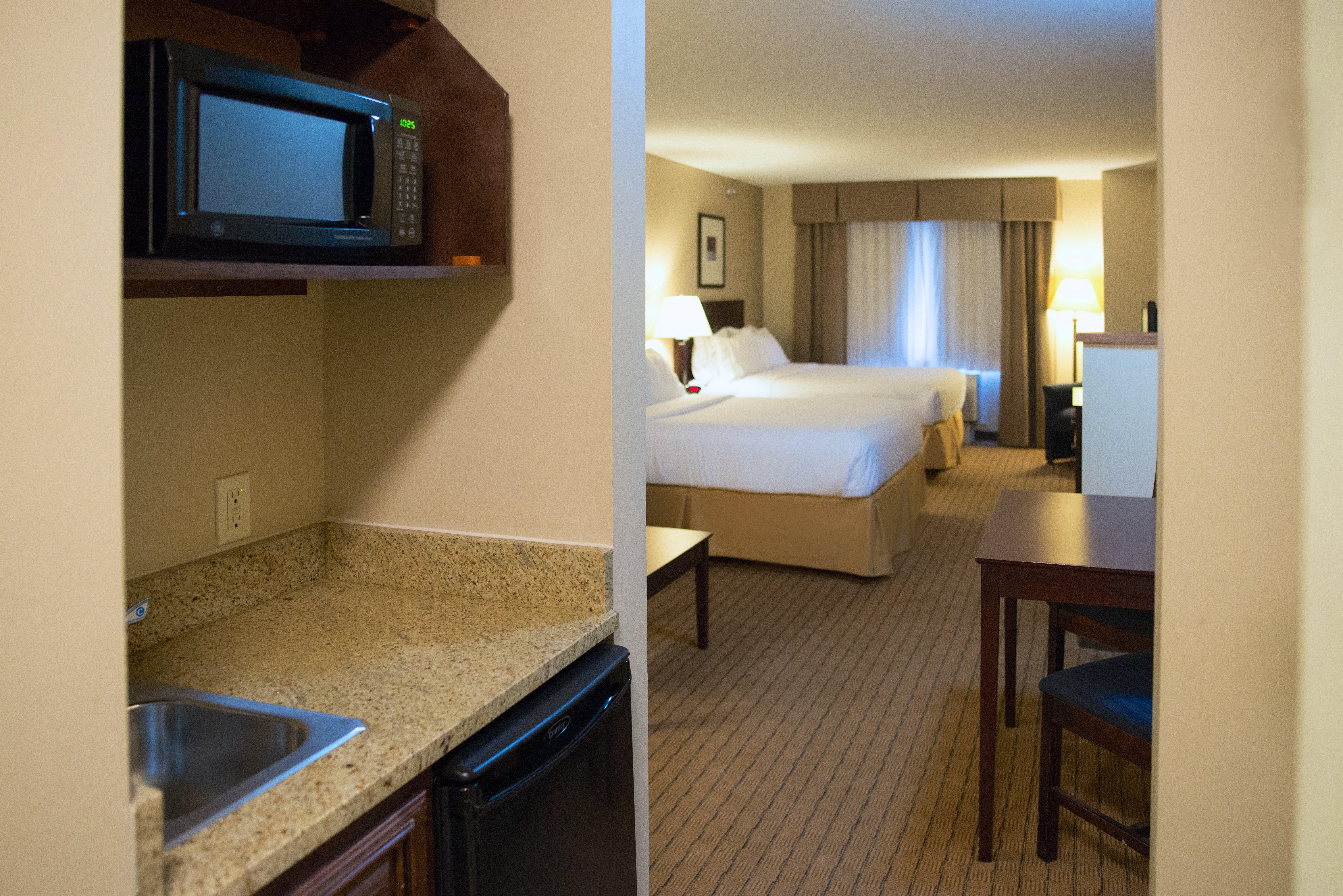 Holiday Inn Express Devils Lake By Ihg Экстерьер фото